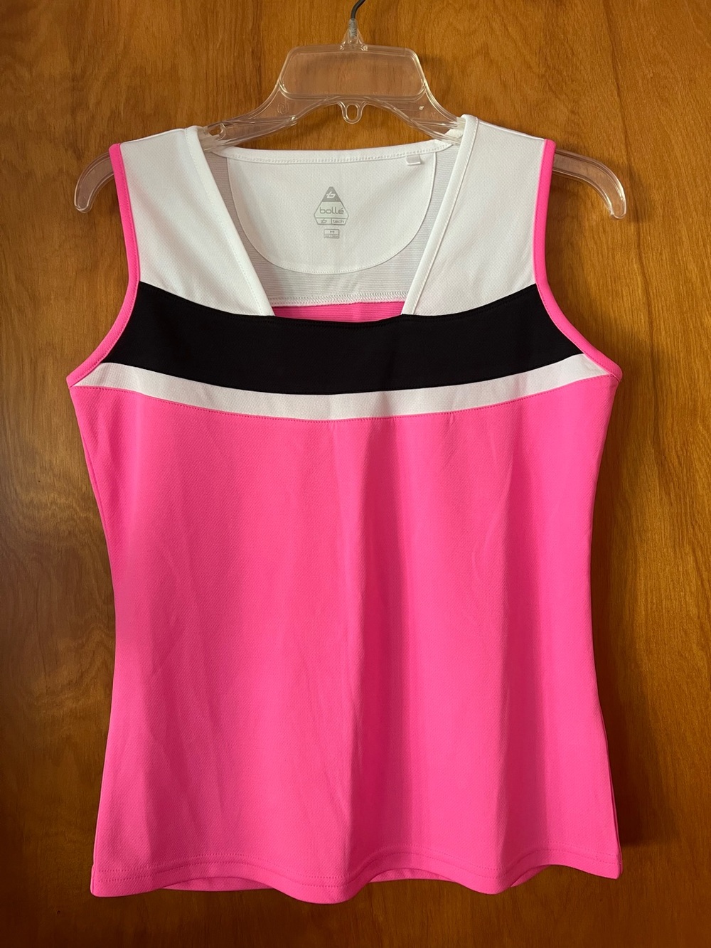 NWOT Bolle size medium sleeveless squared V-neck athletic wear top